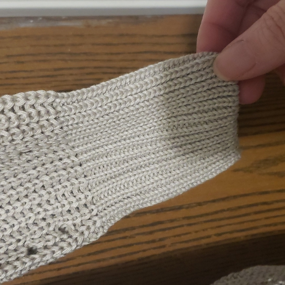 🔥New boutique beige cable knit cardigan - Picture 13 of 16